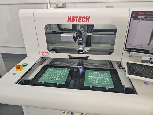 บล็อกบริษัทล่าสุดเกี่ยวกับ Bit Routing PCB Depaneling Machine เครื่องตัดแผ่น PCB